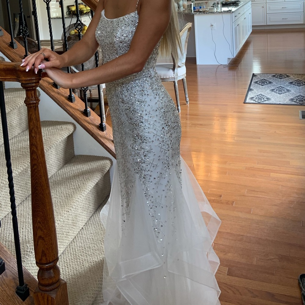 WHITE GOWN WITH SILVER AND CLEAR RHINESTONES women’s sz. 4 - Picture 14 of 14